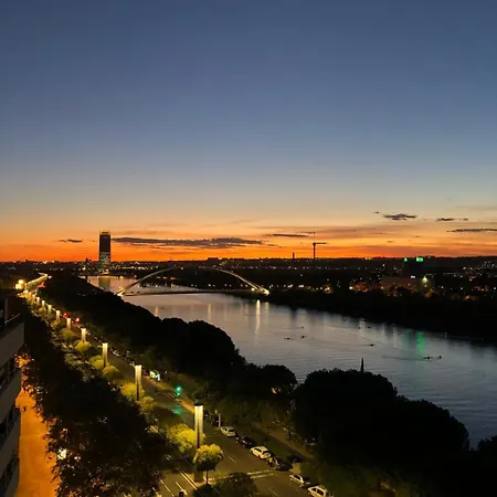 Tu Oasis De Lujo Junto Al Guadalquivir Sevilha